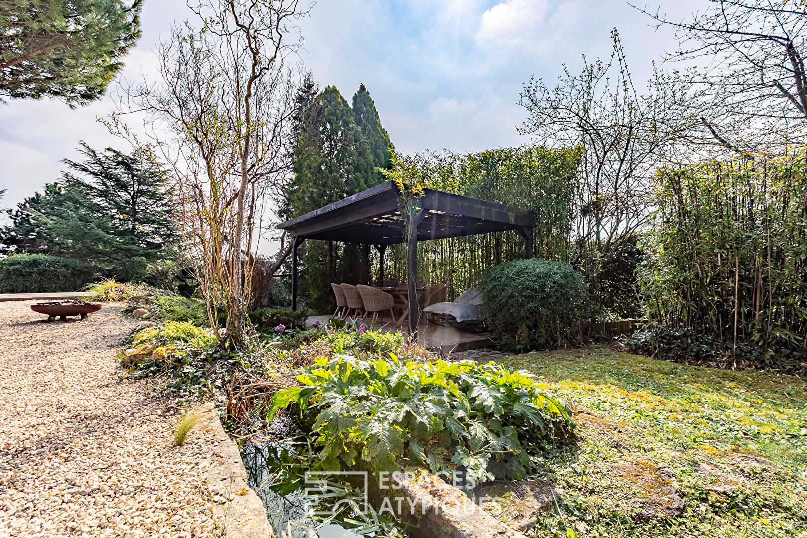 Maison d’architecte avec piscine et jardin proche  de Gouvieux