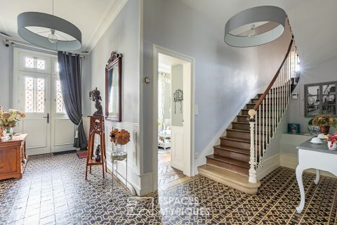 Mansion with park and outbuildings near Clermont