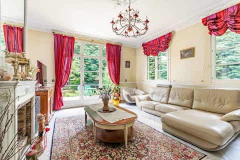 Maison Bourgeoise sur parc paysagé à Noyon