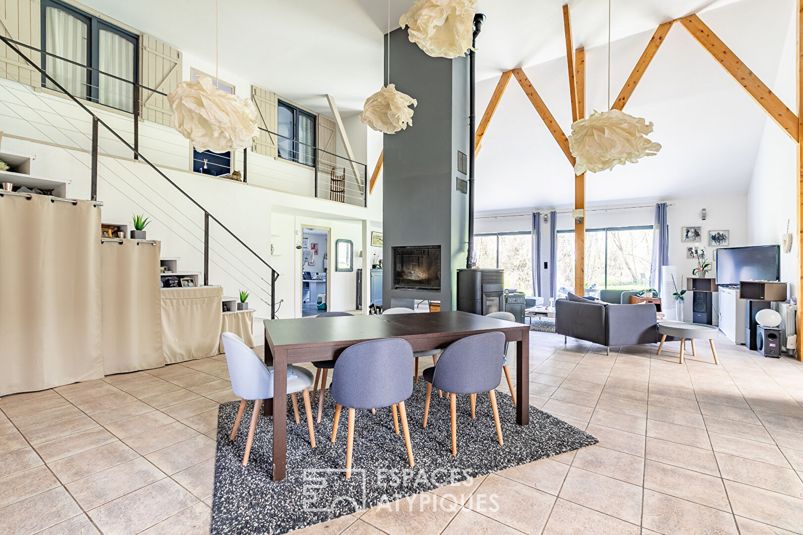 Contemporary characterful timber-framed house near Compiègne