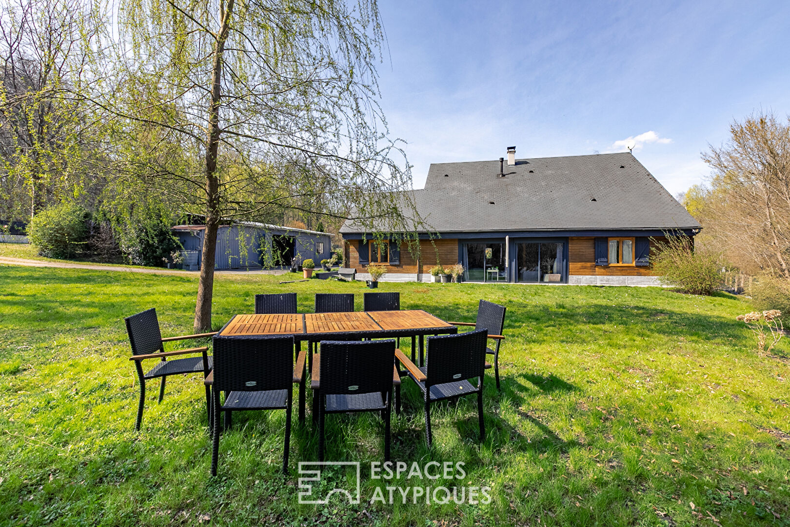 Contemporary characterful timber-framed house near Compiègne