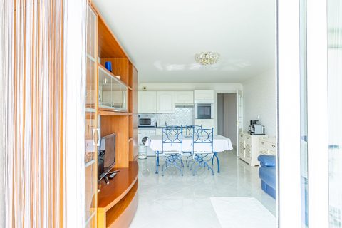 Apartment with terrace on the port of Crotoy