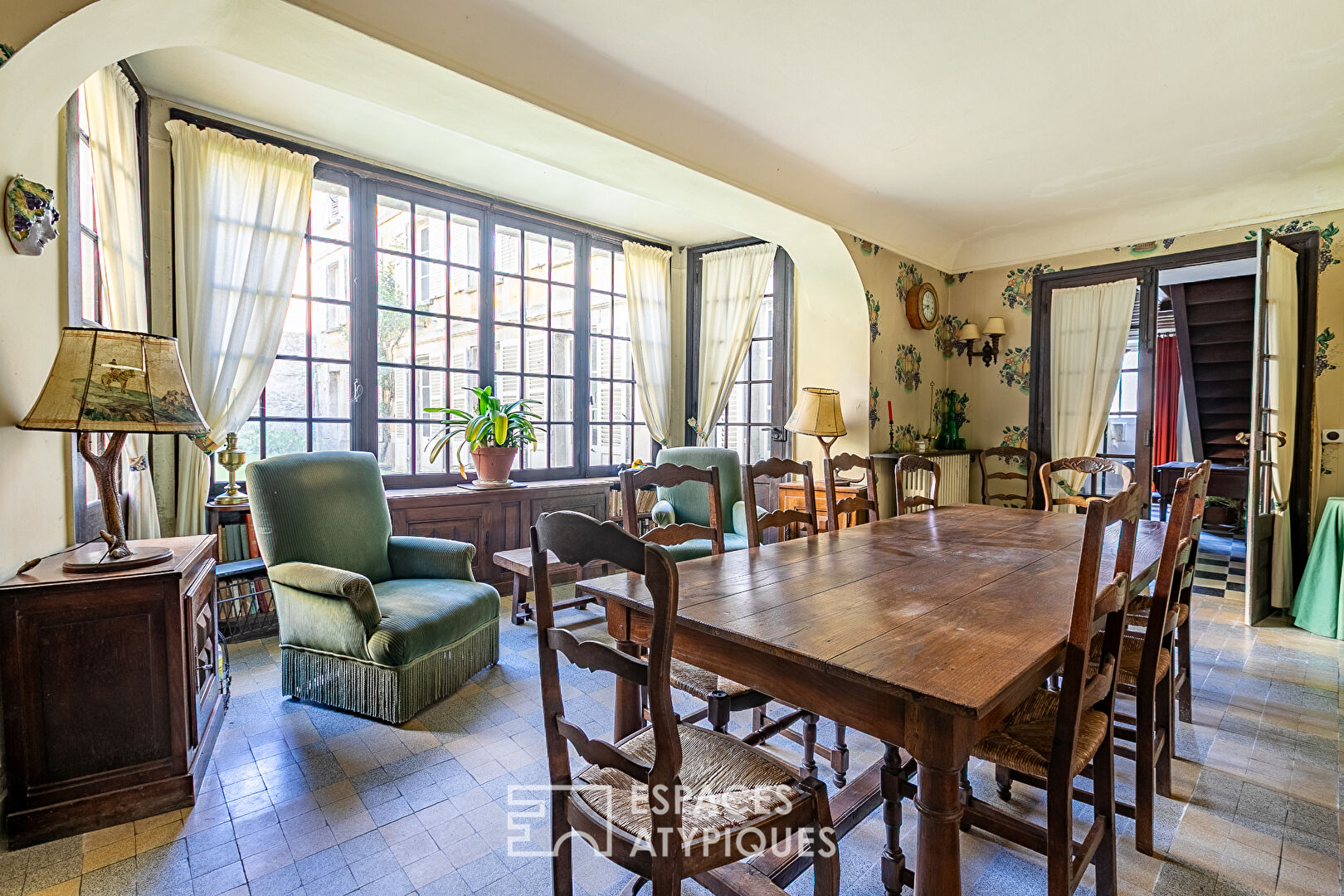 Historic residence a stone’s throw from Senlis town centre