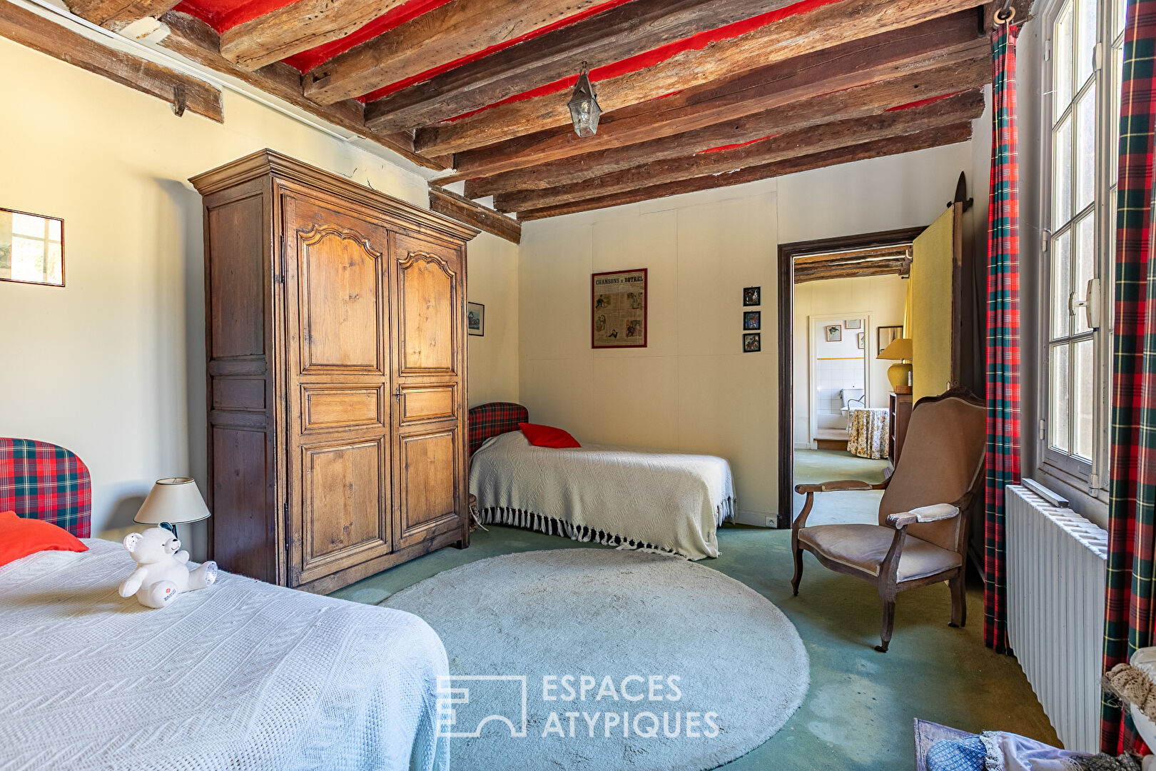Historic residence a stone’s throw from Senlis town centre
