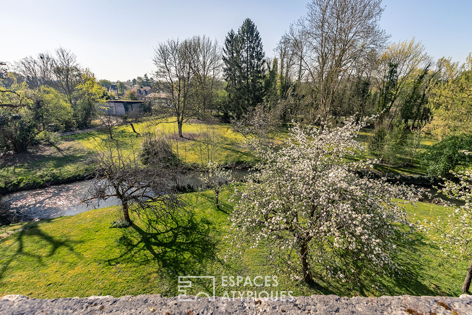 Historic residence a stone’s throw from Senlis town centre