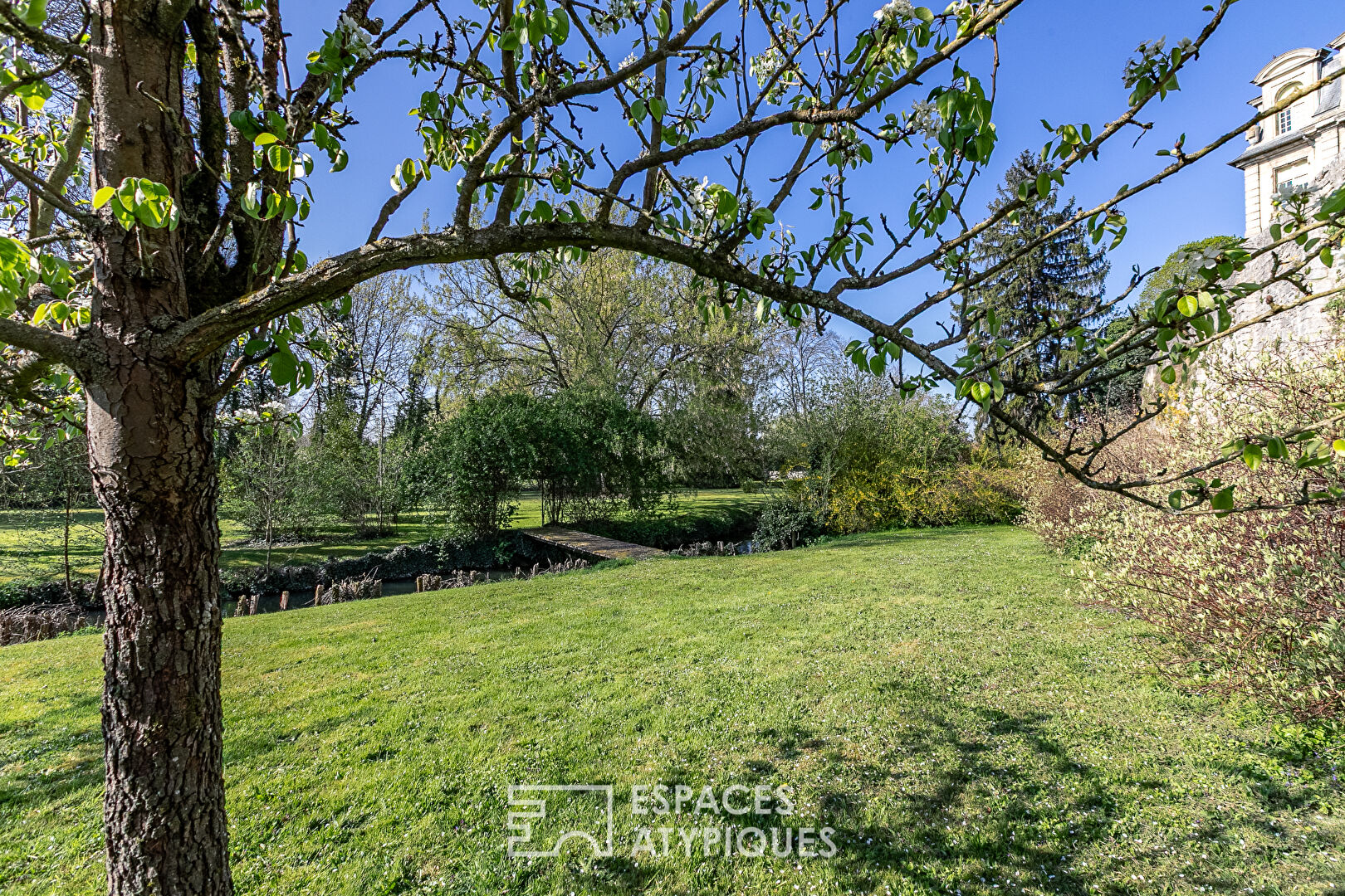 Historic residence a stone’s throw from Senlis town centre