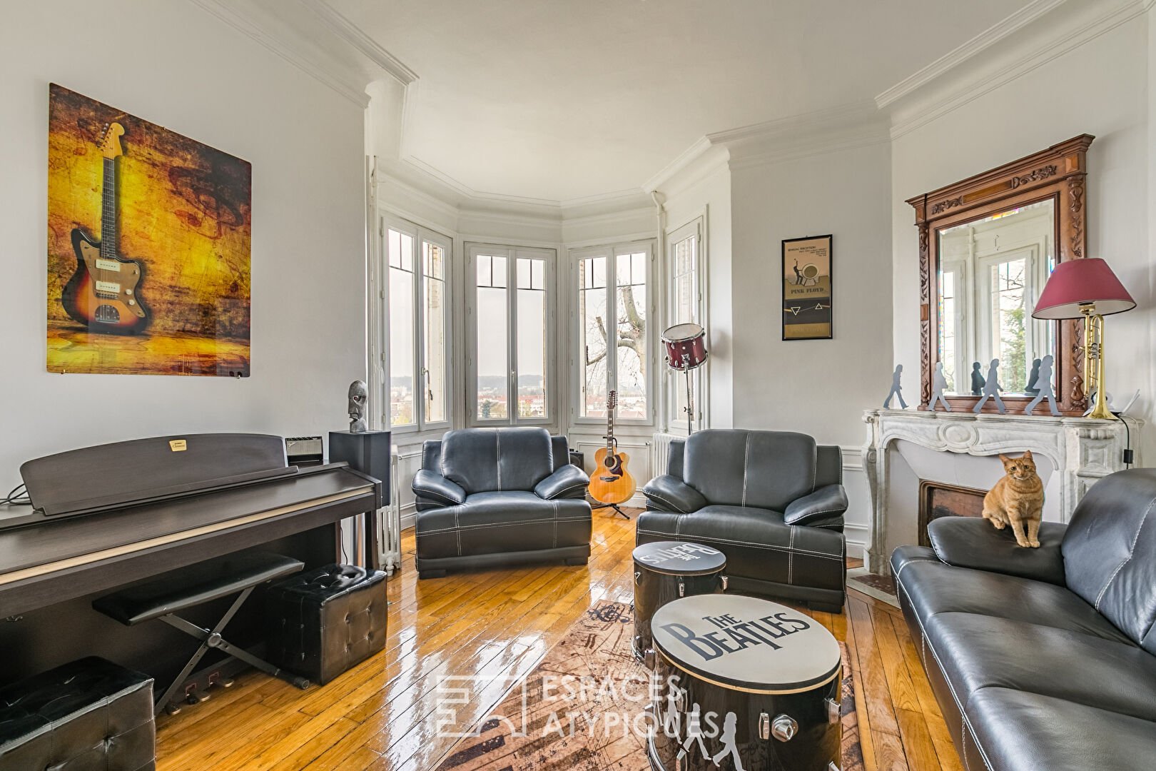 Renovated mansion with breathtaking views of the Oise Valley
