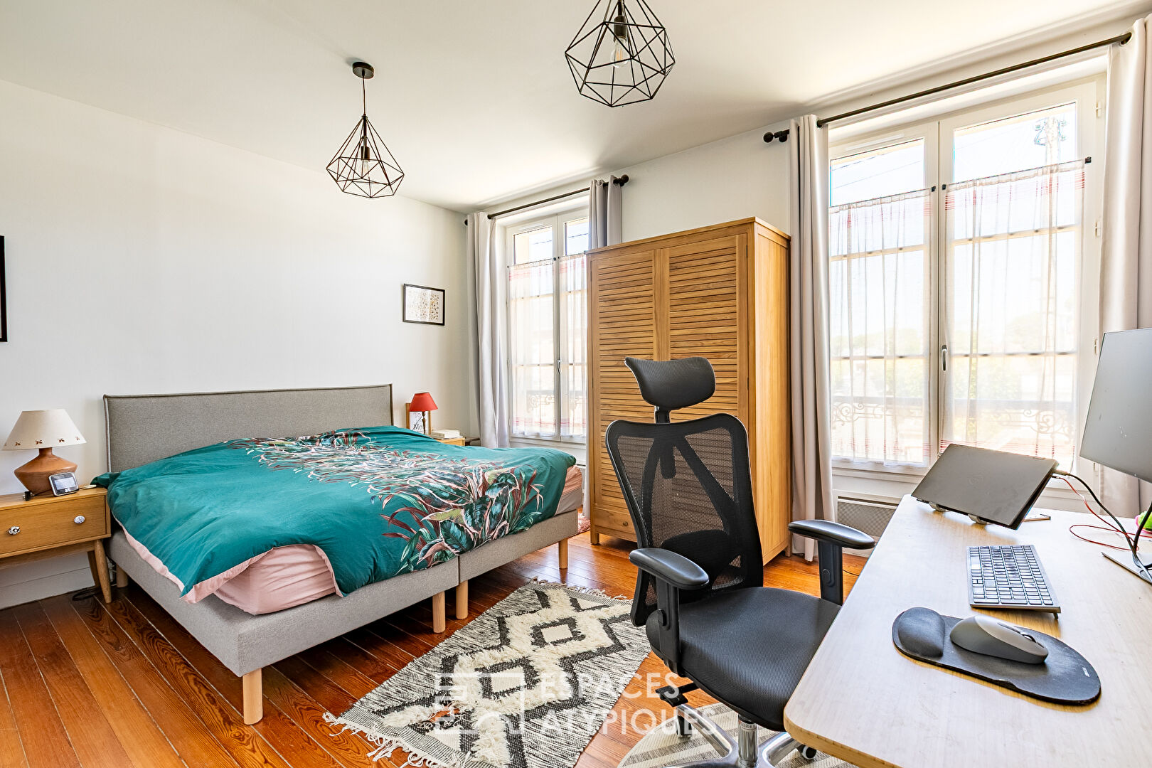Appartement familial haut de gamme avec jardin dans une demeure emblématique de Crépy-en-Valois