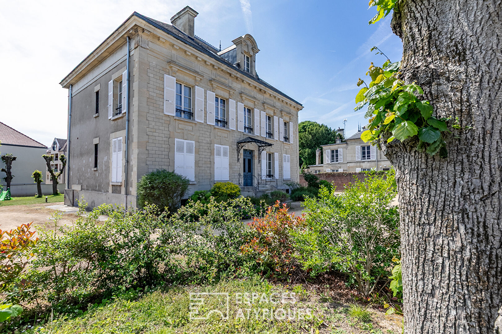 Appartement familial haut de gamme avec jardin dans une demeure emblématique de Crépy-en-Valois
