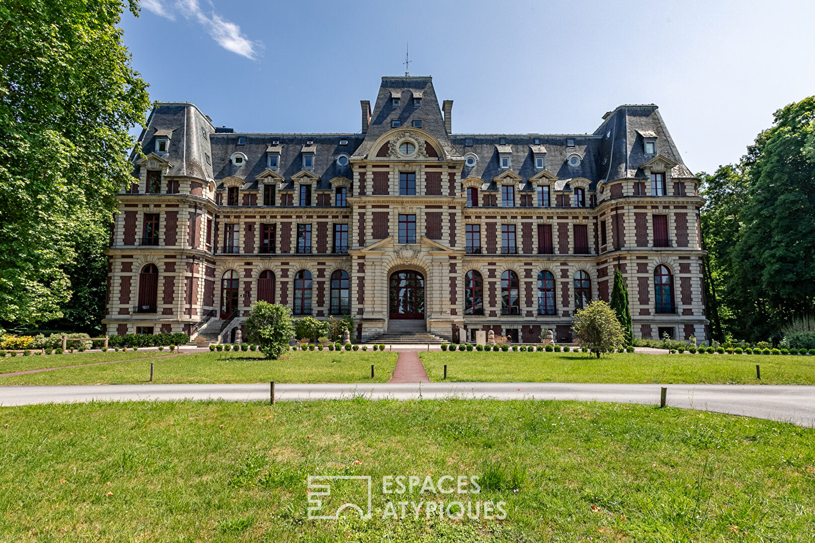 Bel appartement haussmannien au coeur du Château de Villette