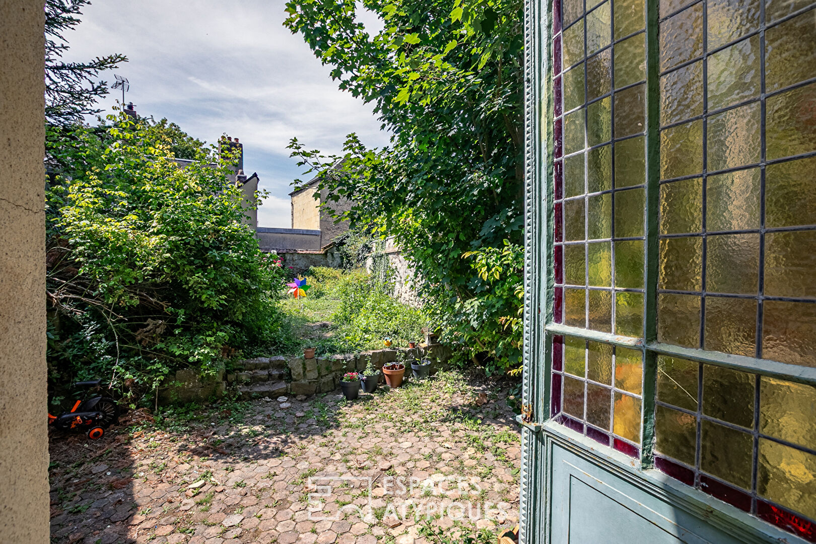 Maison de ville emblématique avec vue et jardin en coeur historique de Laon