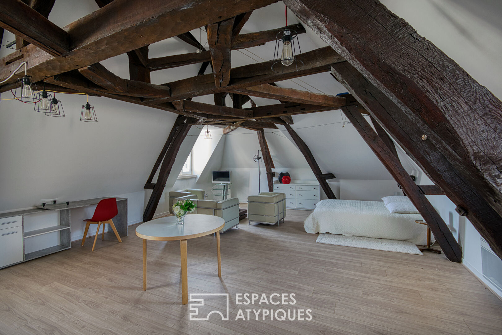 Charming attic apartment in the historic center of Amiens