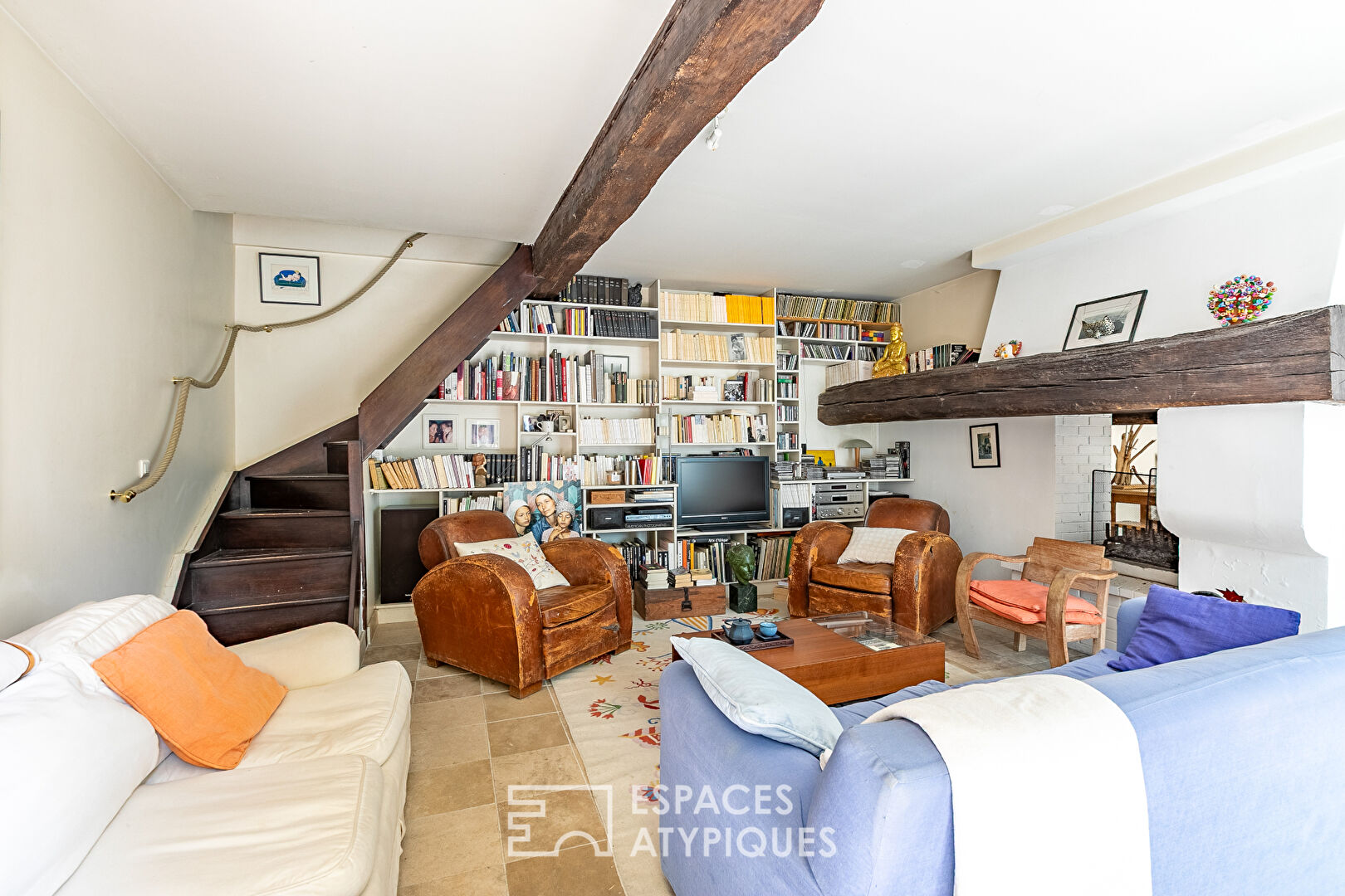 Charming renovated stone house with terrace and garden near Compiègne
