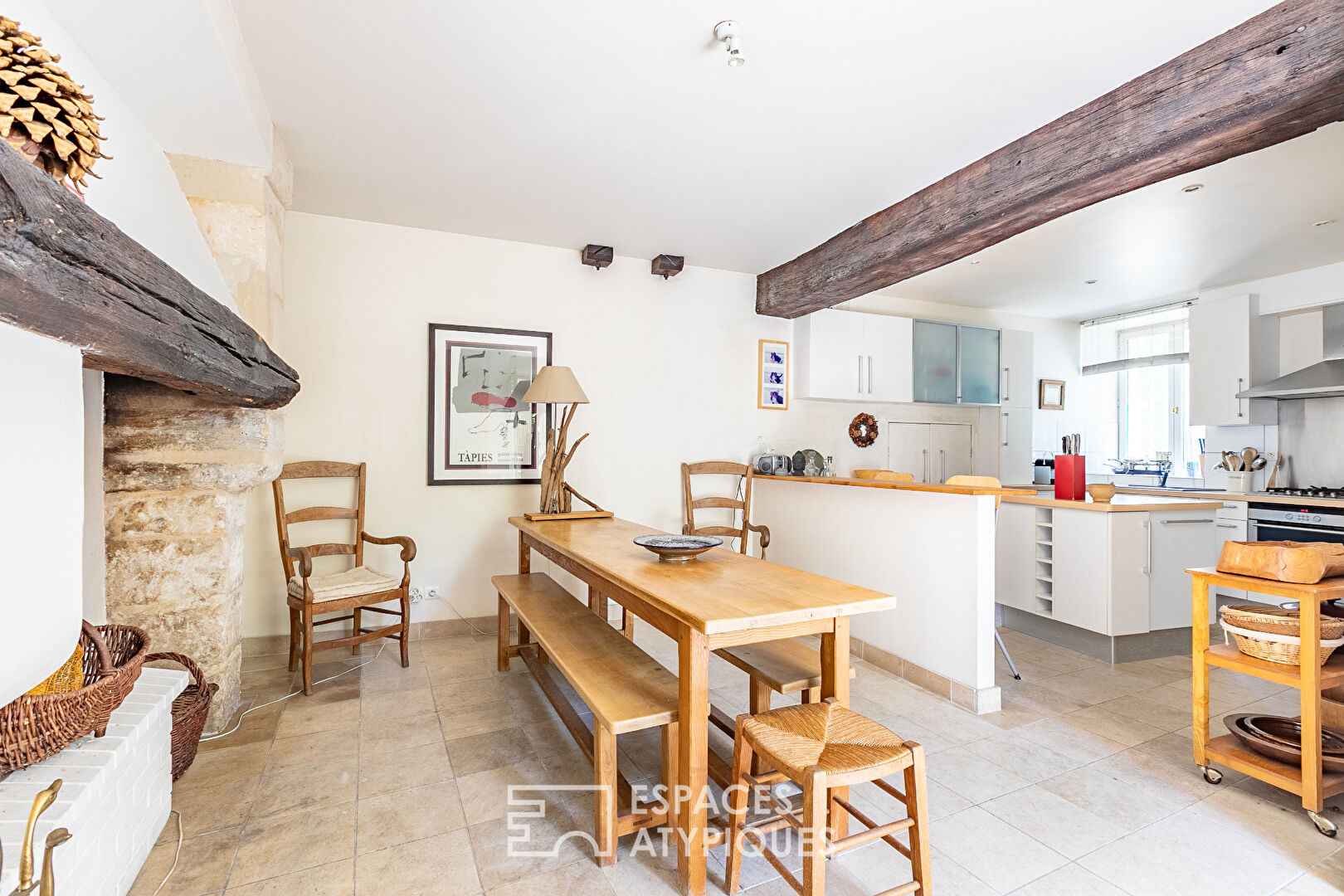 Charming renovated stone house with terrace and garden near Compiègne
