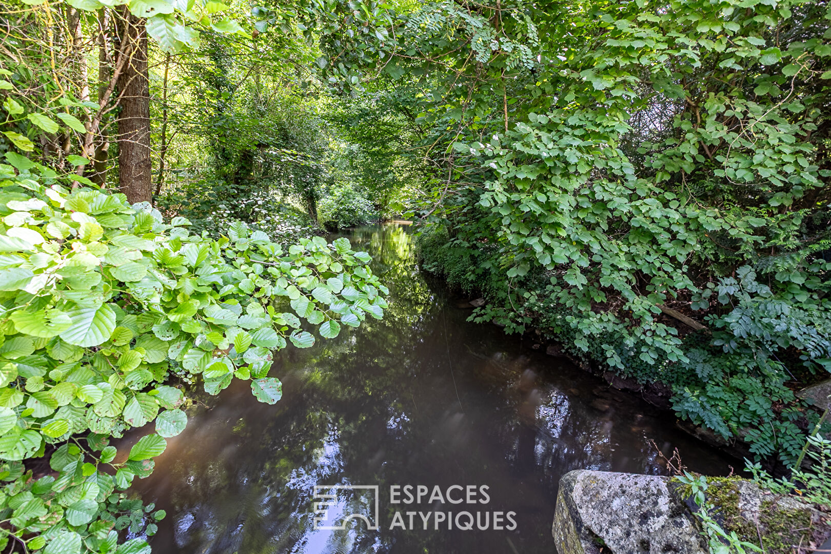 Charming renovated stone house with terrace and garden near Compiègne
