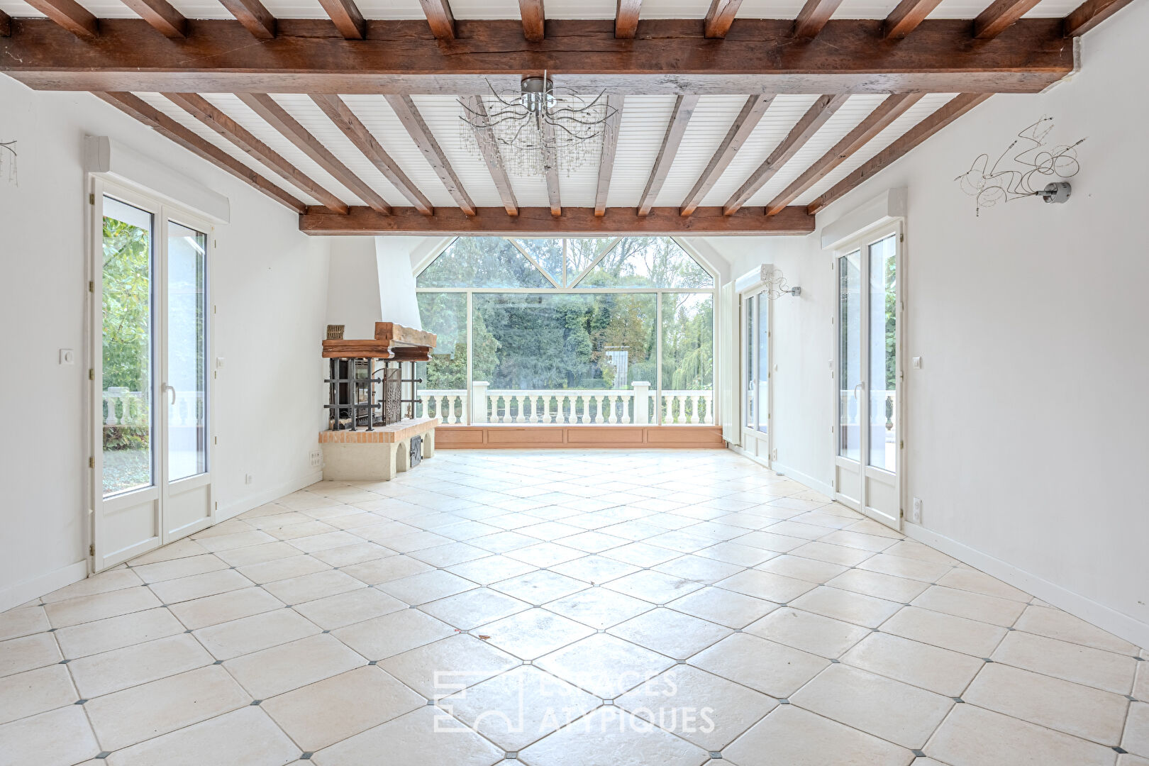 Large family home with independent gite and private pond