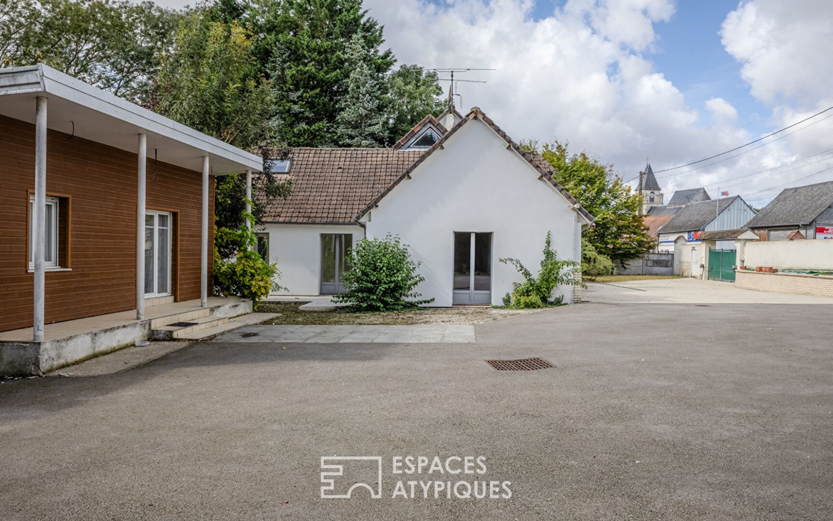 Large family home with independent gite and private pond