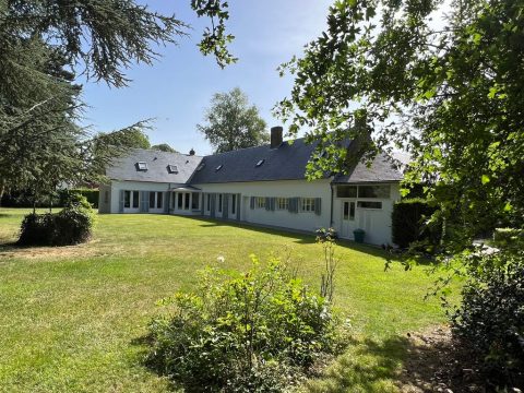 Beautiful character property in the heart of Santerre