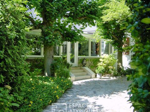 Beautiful character property in the heart of Santerre