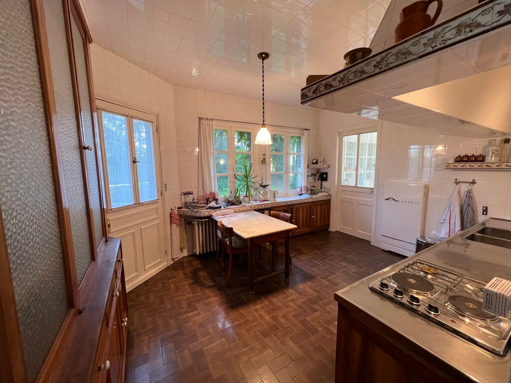 Beautiful character property in the heart of Santerre
