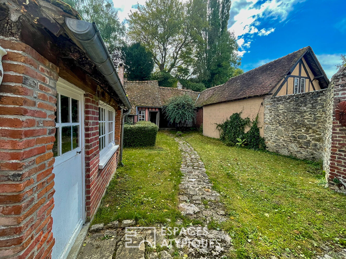 Maison de charme à colombage au coeur de Gerberoy