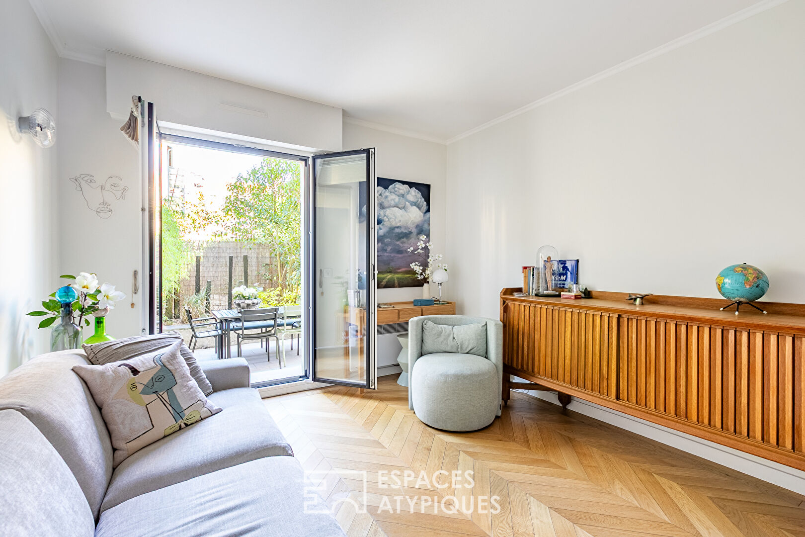 Elégant appartement rénové dans résidence emblématique avec terrasse arborée à Chantilly