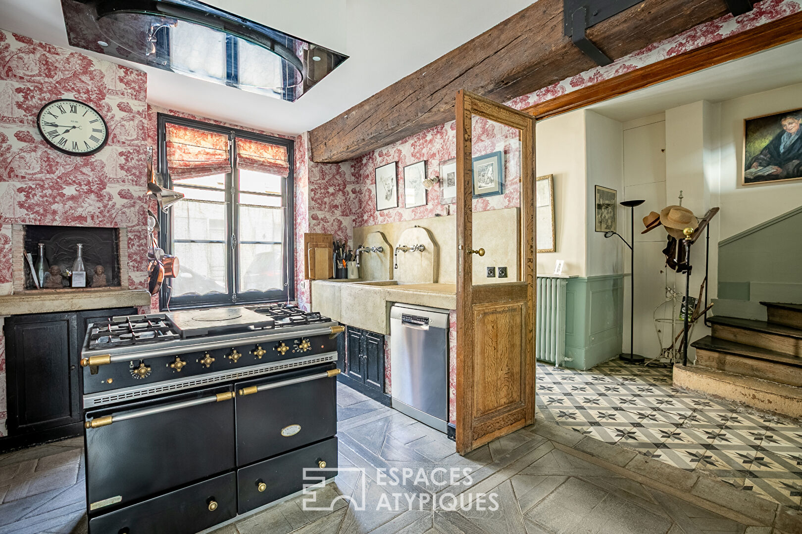 An extraordinary family home in the heart of Senlis