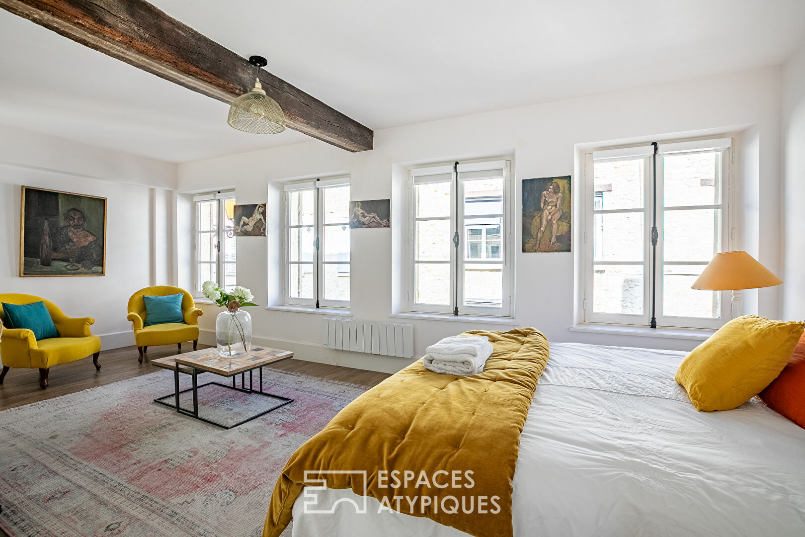 An extraordinary family home in the heart of Senlis