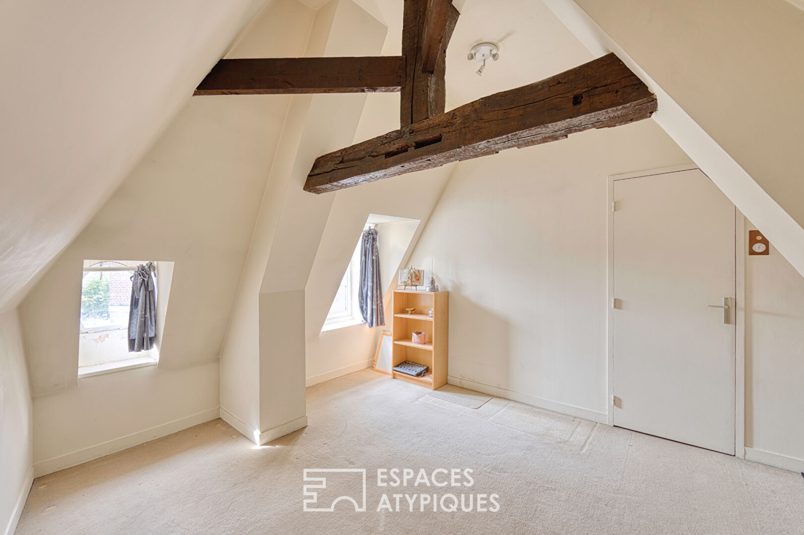 Duplex within an 18th-century private mansion in Amiens