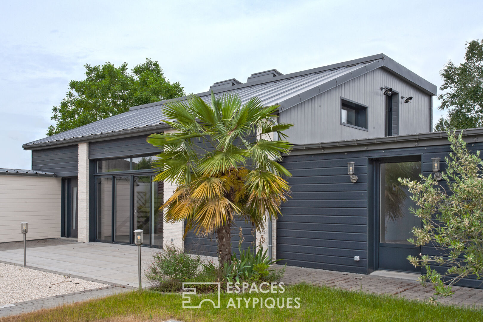 Loft contemporain en structure métallique à  Rosières-en-Santerre proche Amiens