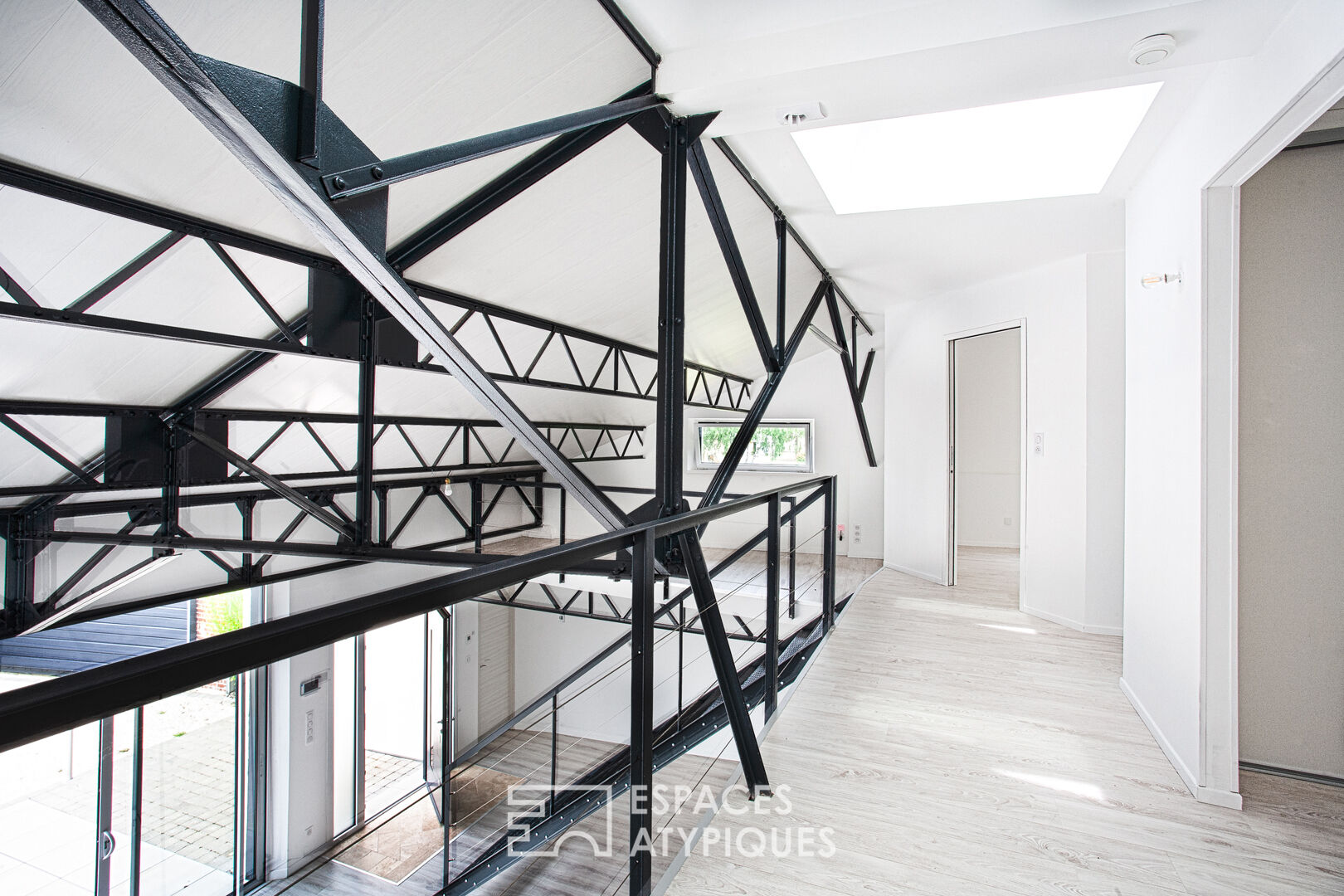 Loft contemporain en structure métallique à  Rosières-en-Santerre proche Amiens
