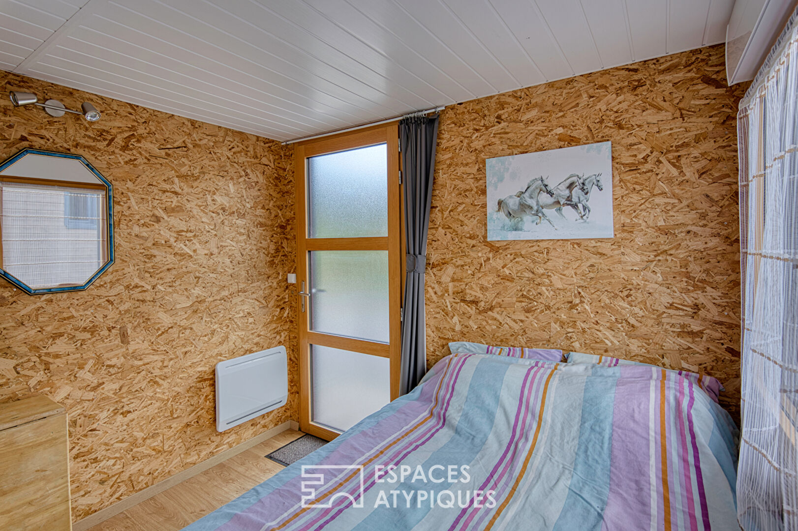 A haven of peace on the banks of a pond, in the heart of the Somme Valley.