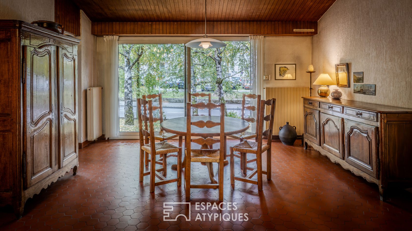 Maison d’architecte 1970 avec 5 chambres, joli jardin et garage à Amiens