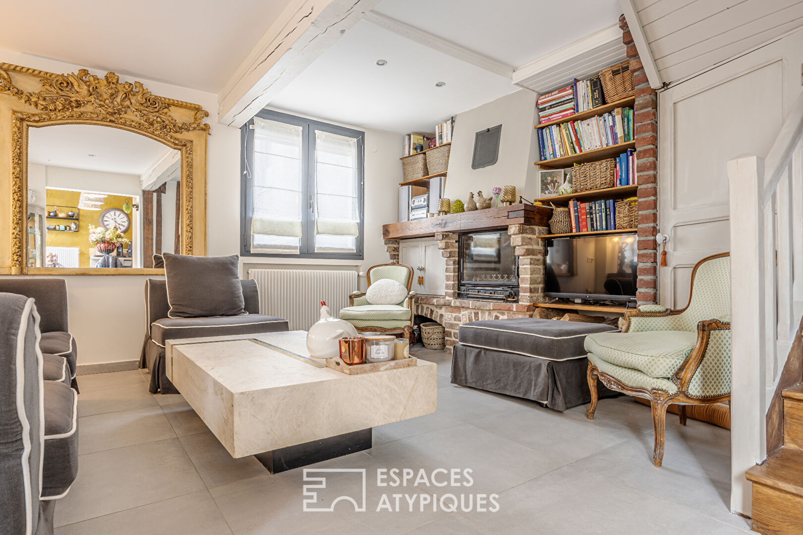 Charming townhouse with terrace in the very center of Camon