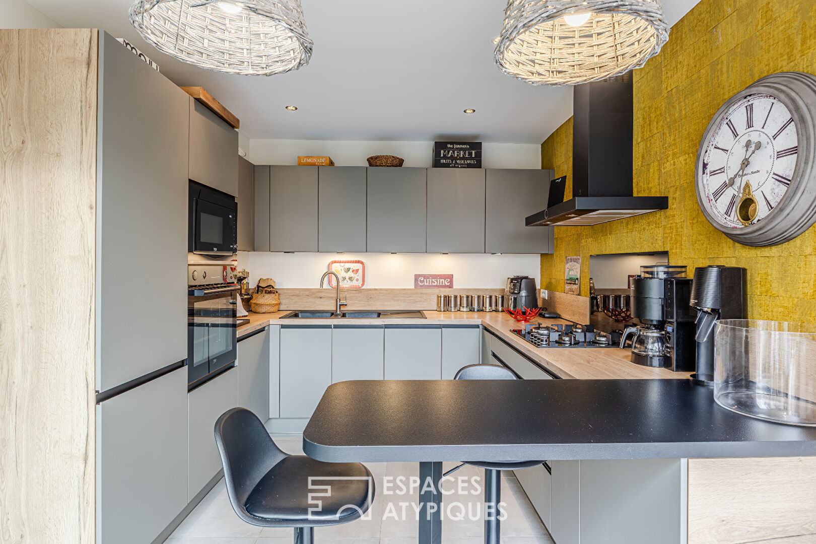 Charming townhouse with terrace in the very center of Camon