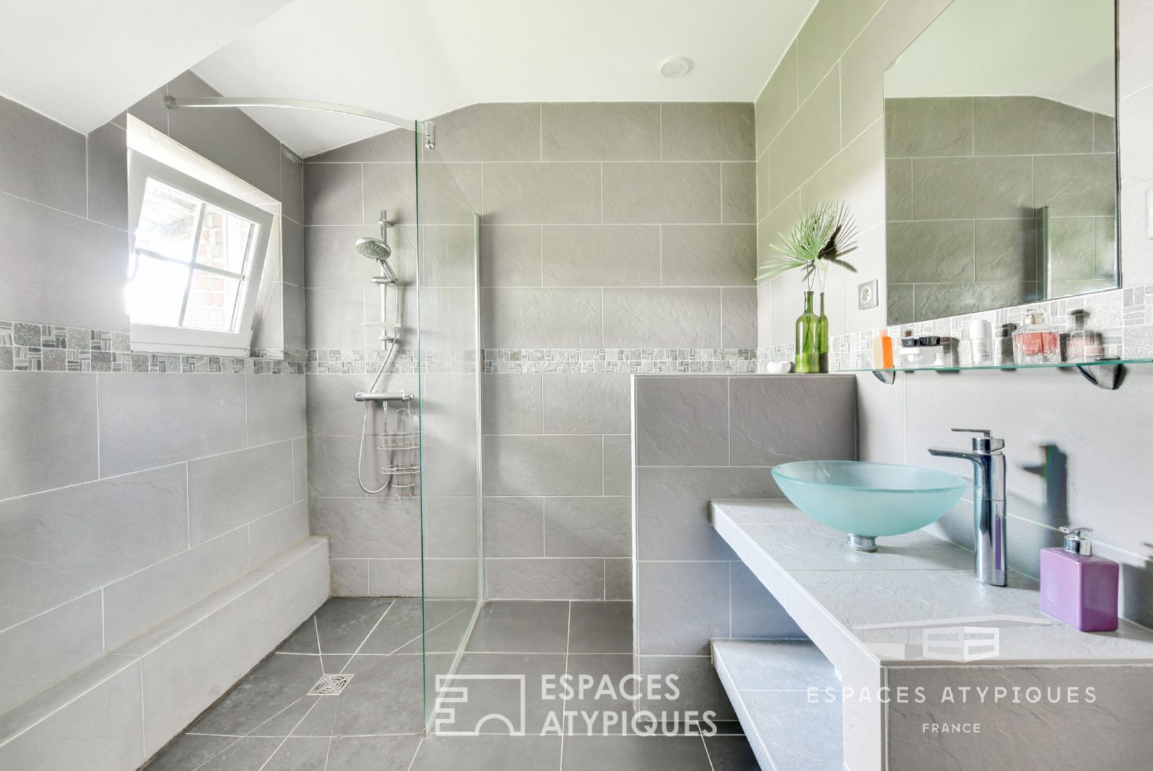 A corner of Paradise – charming renovated longhouse of 230m²