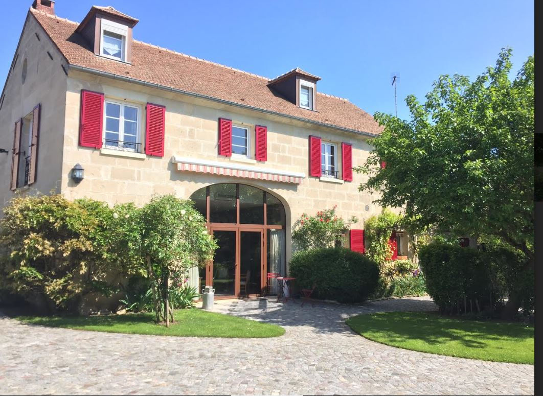 L’Embellie – 19th century stone house renovated