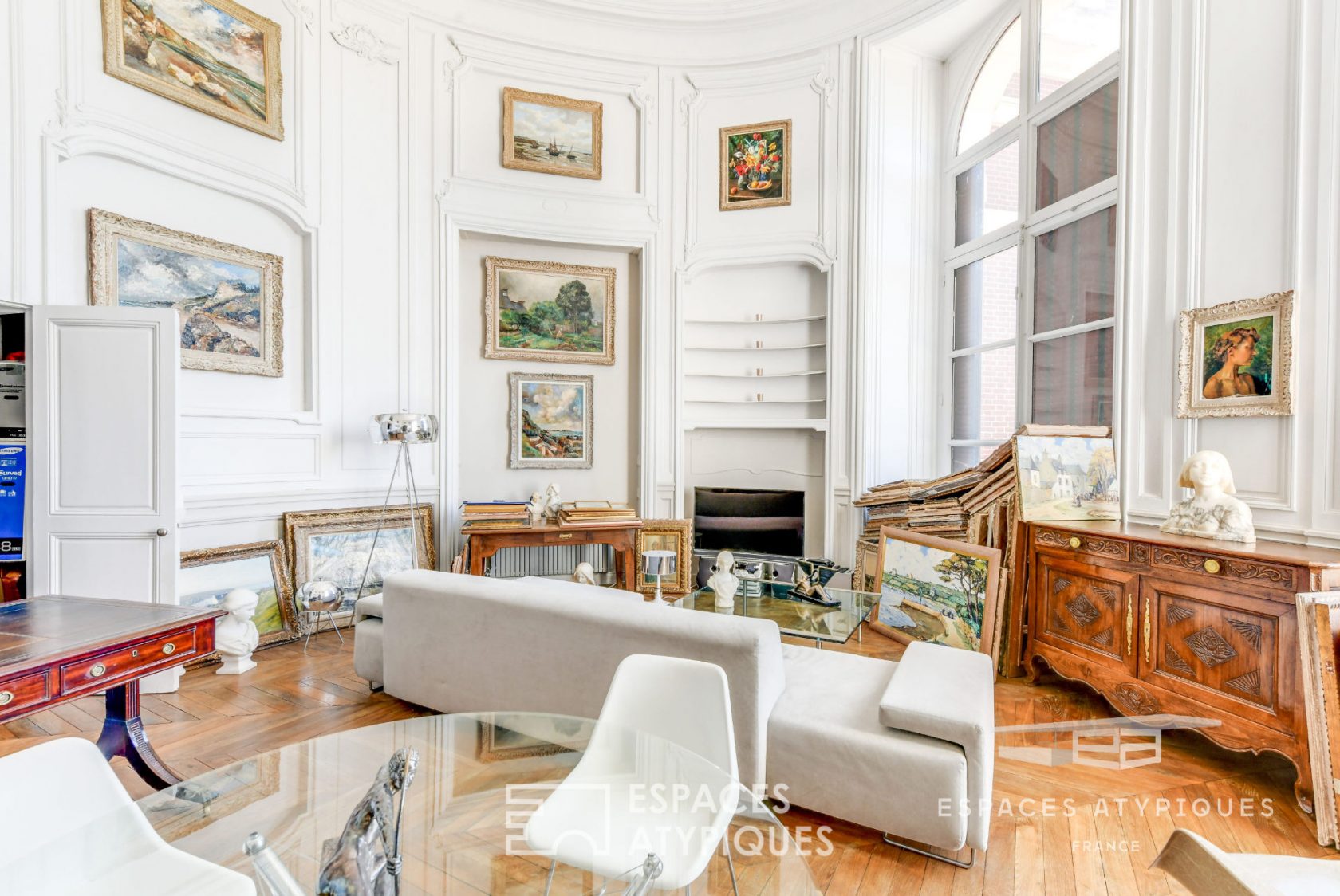 Aux portes de Paris – Magnifique duplex contemporain aménagé au coeur du Château de Villette