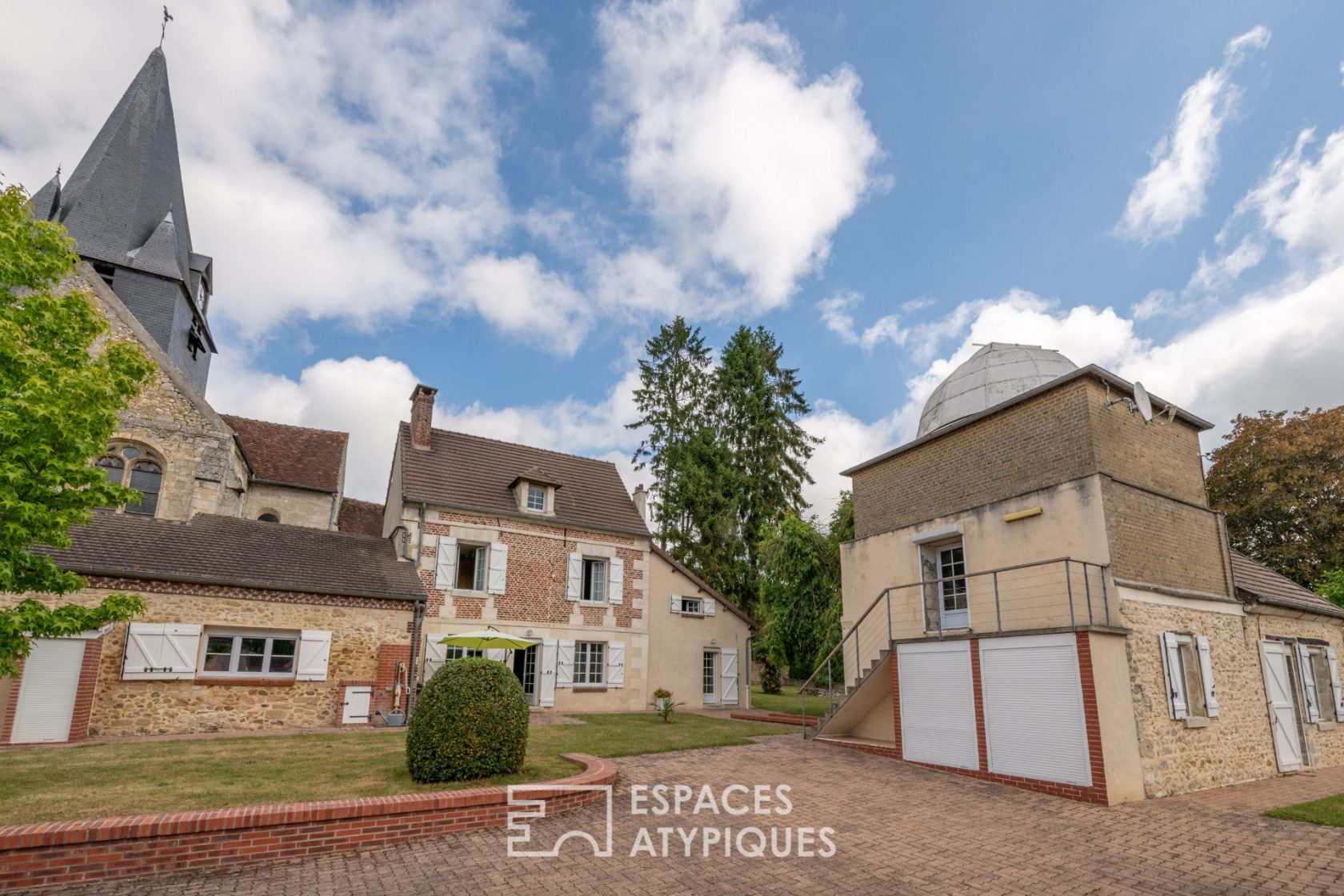Head in the stars – Renovated old farm and its observatory