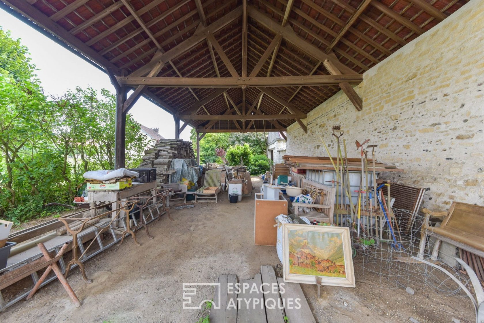 Beautiful restored farmhouse of Lamberval castle