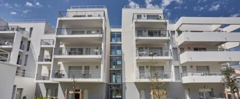 Nouvelle résidence neuve dans le quartier résidentiel du Parc