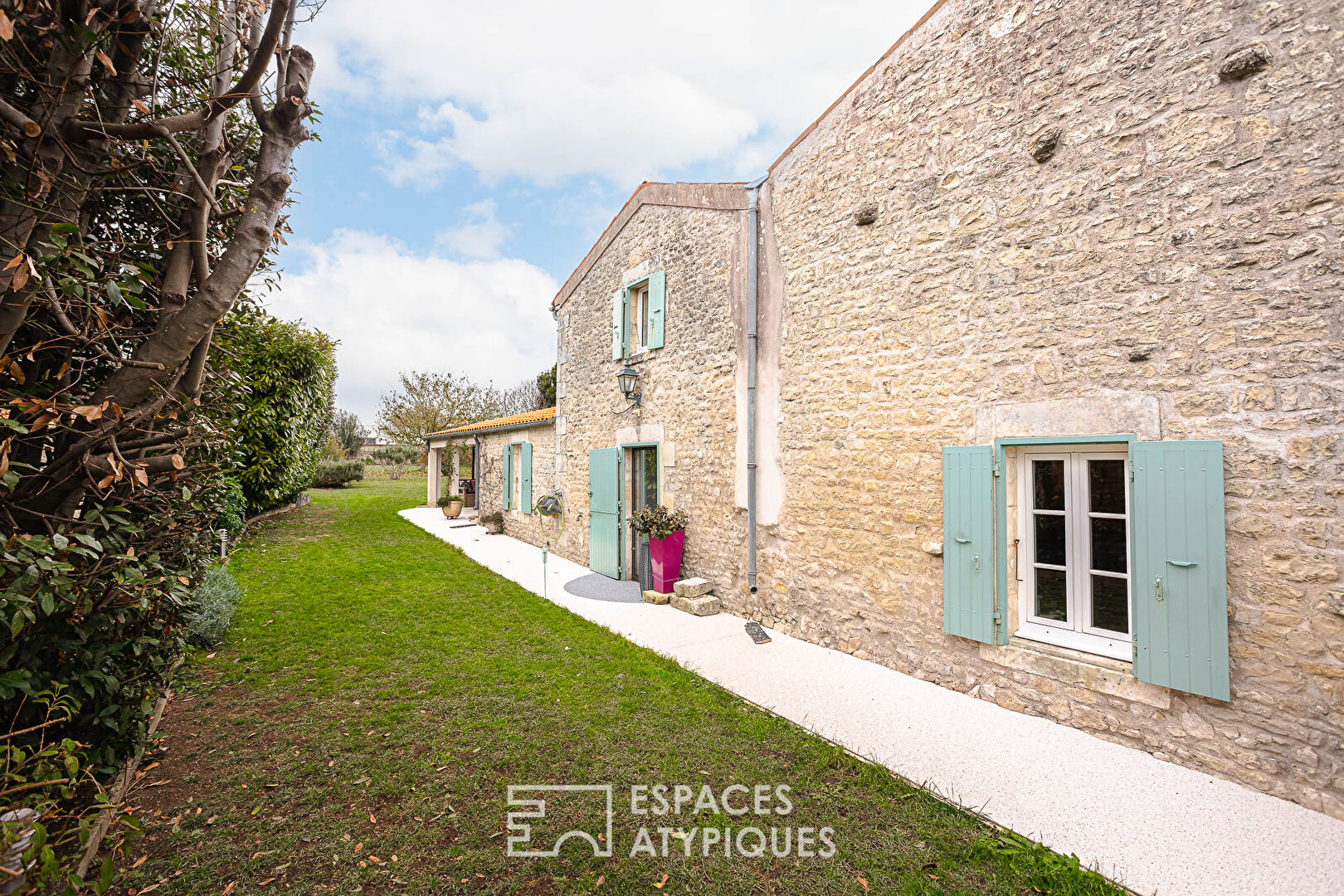 Old farm at the gates of La Rochelle