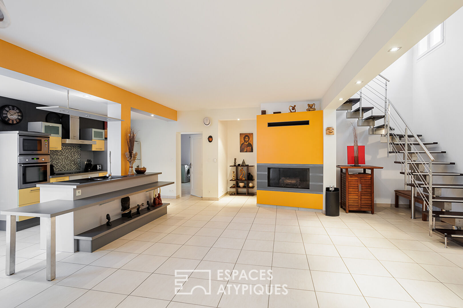 Villa de bord de mer aux volumes atypiques