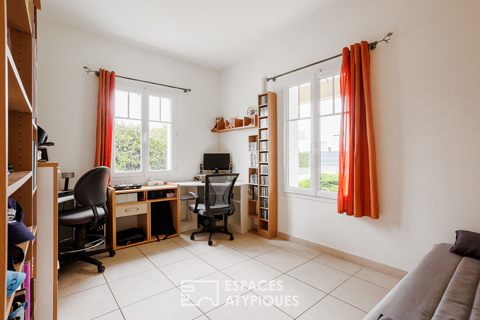 Villa de bord de mer aux volumes atypiques