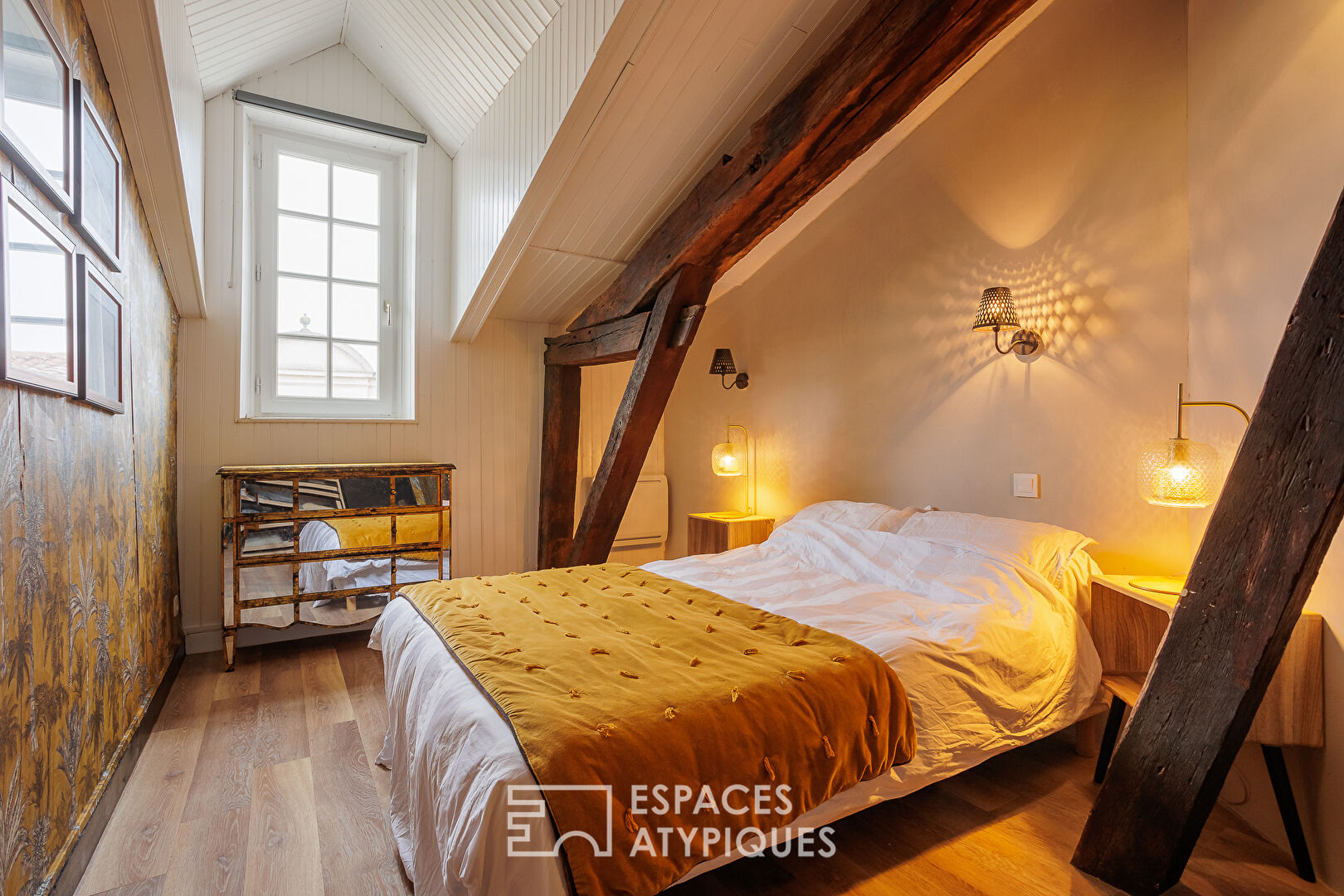 Duplex esprit loft, dans le coeur historique