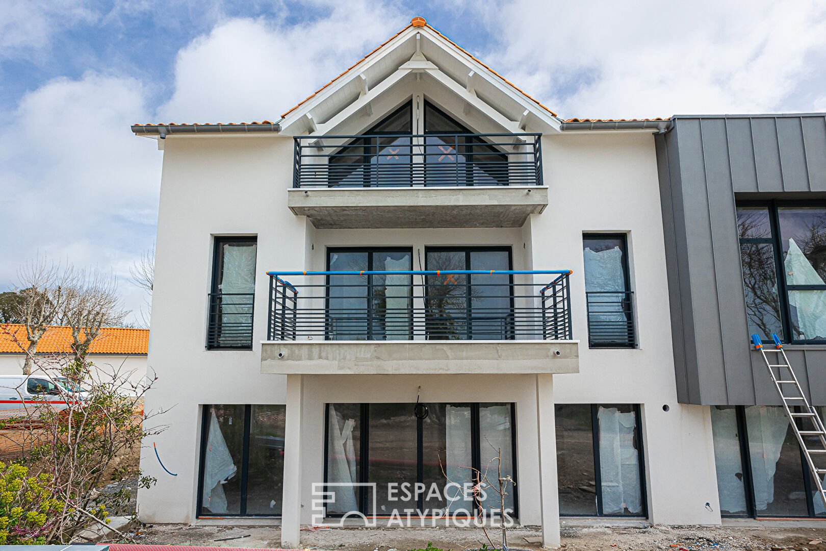 Duplex familial en première ligne