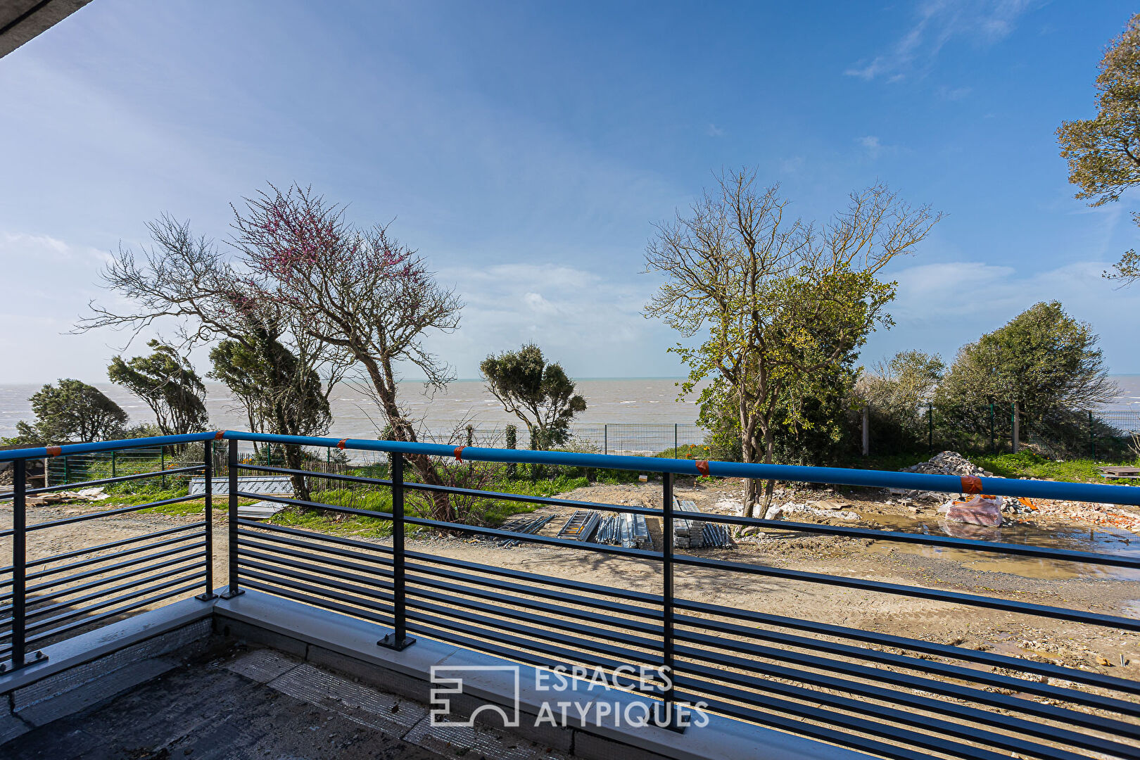 Duplex familial en première ligne