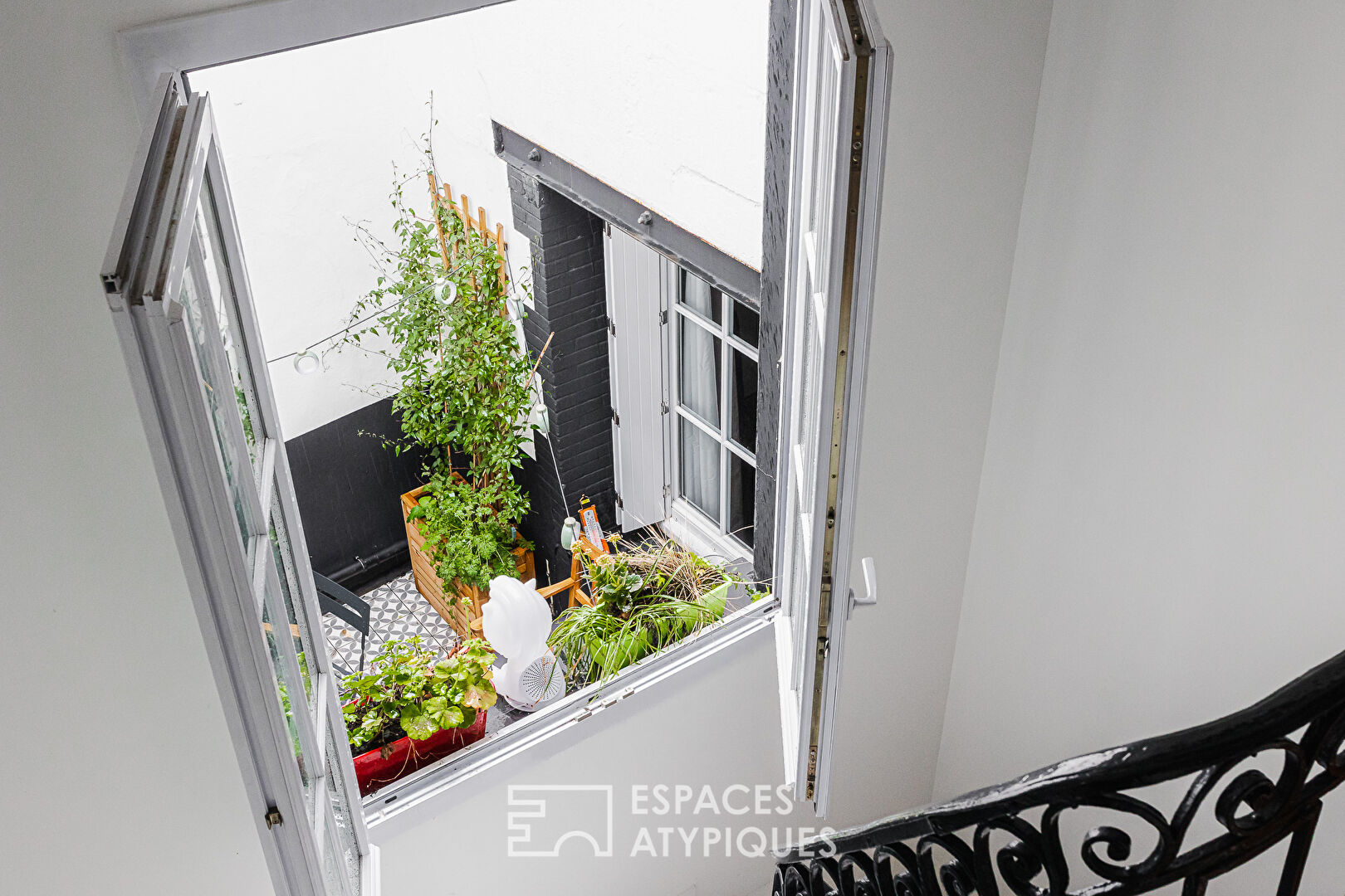 Duplex with patio, in the heart of the central market