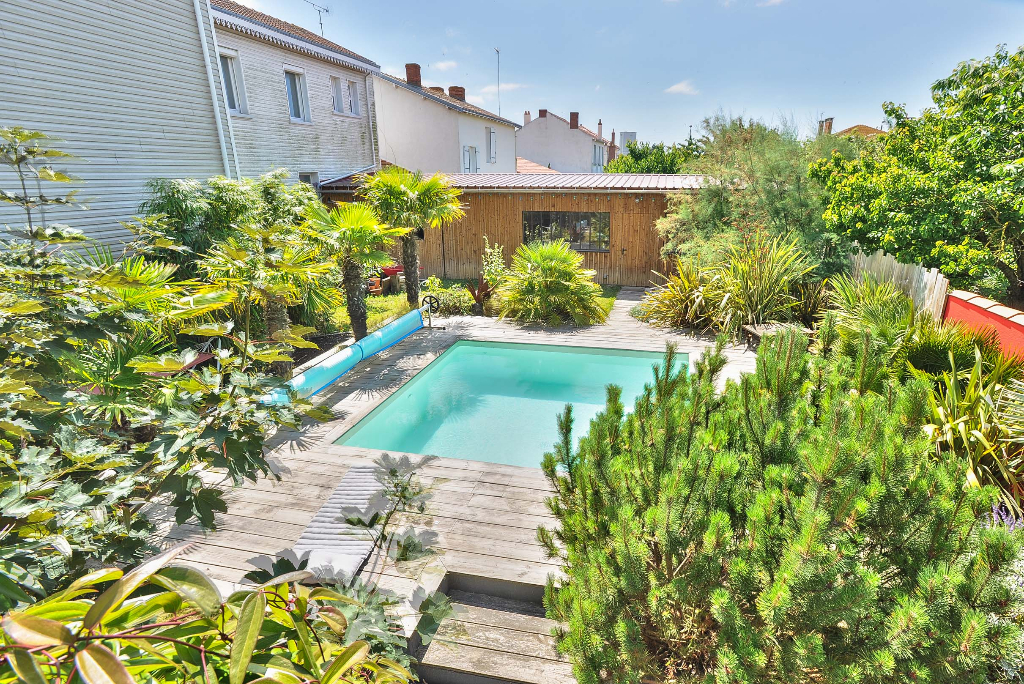 Loft en triplex avec jardin et piscine