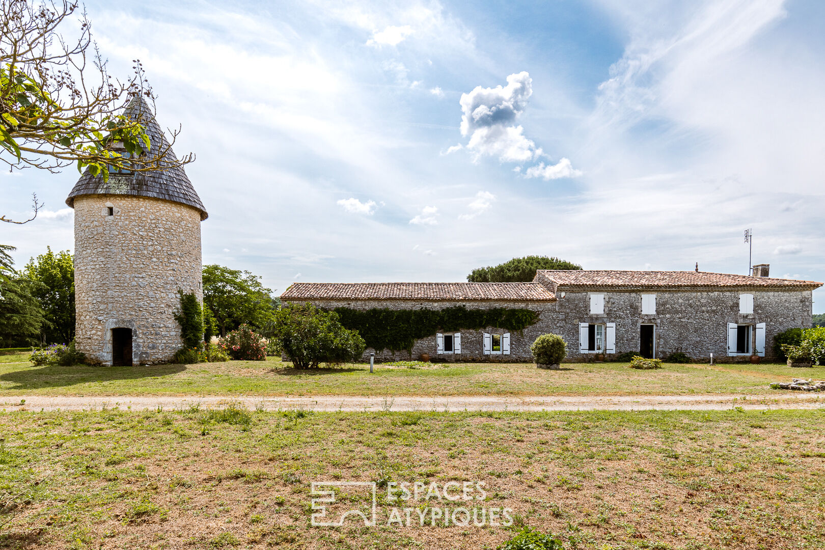 Propriété de charme et son authentique moulin